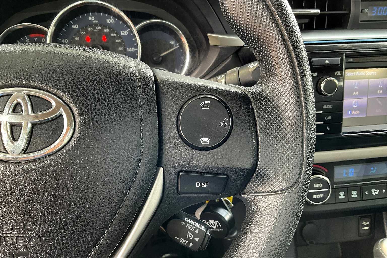 2016 Toyota Corolla LE photo 20