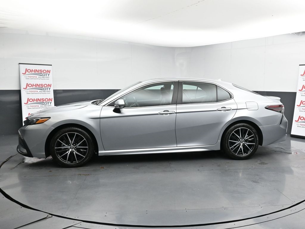 2024 Toyota Camry SE photo 4