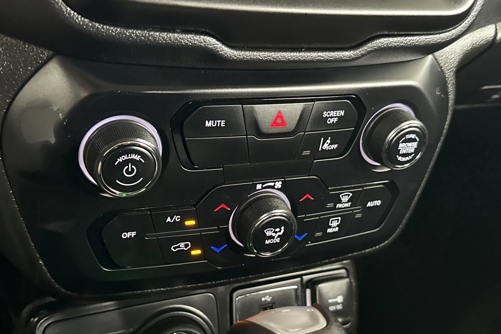 2023 Jeep Renegade Latitude Upland photo 21