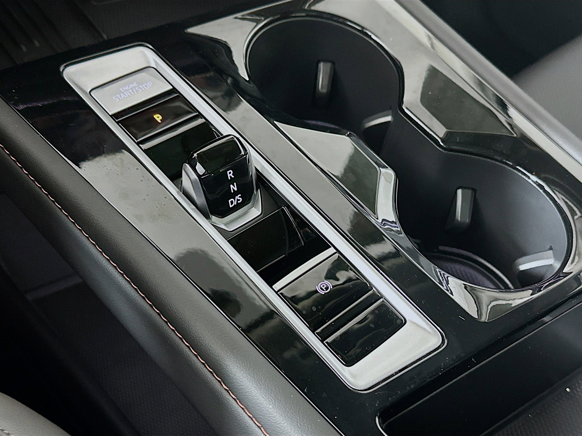 2025 Volkswagen Atlas Peak Edition SE Technology photo 15