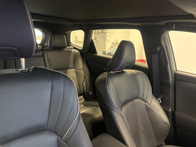 2025 Toyota Crown Signia XLE photo 33