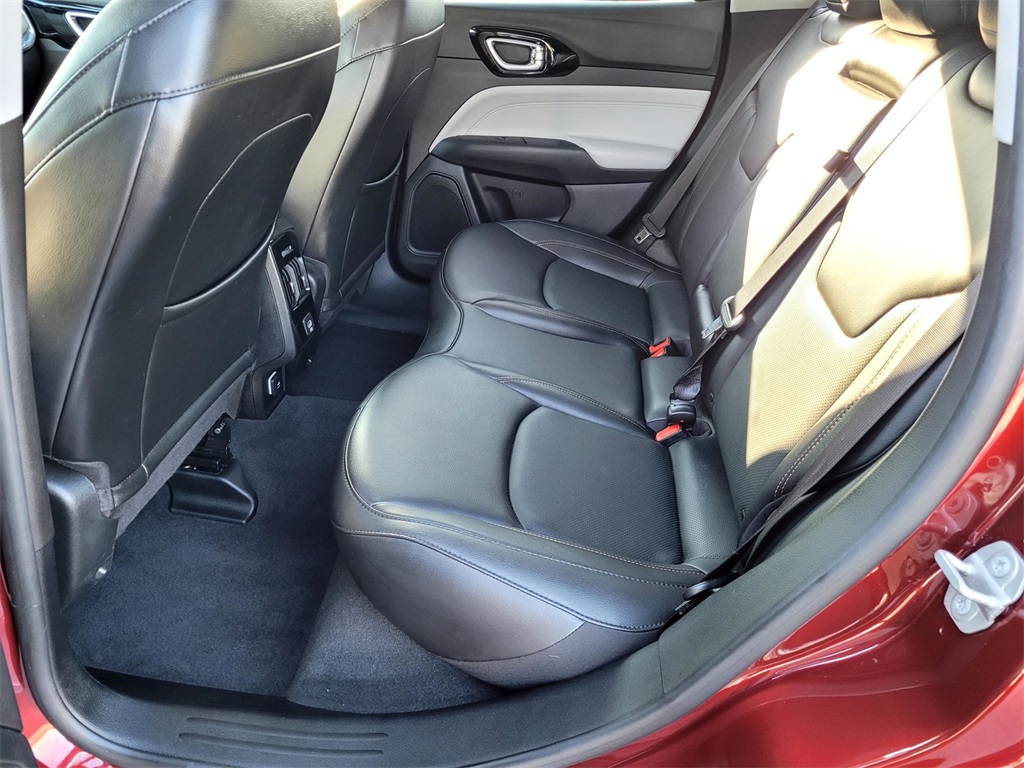 2022 Jeep Compass Limited photo 12