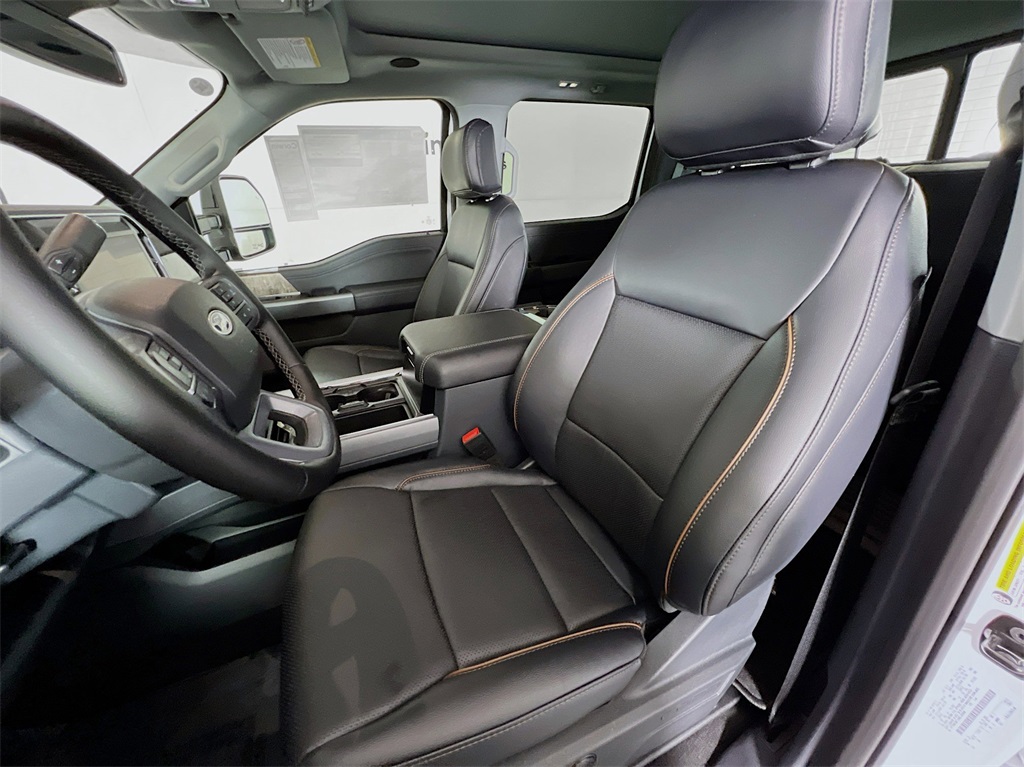 2025 Ford F-350 Lariat photo 25