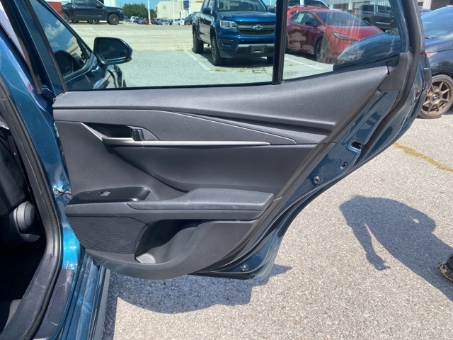 2025 Toyota Camry SE photo 13