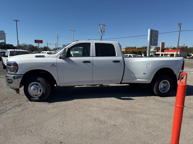 2026 Ram 3500 Tradesman photo 3