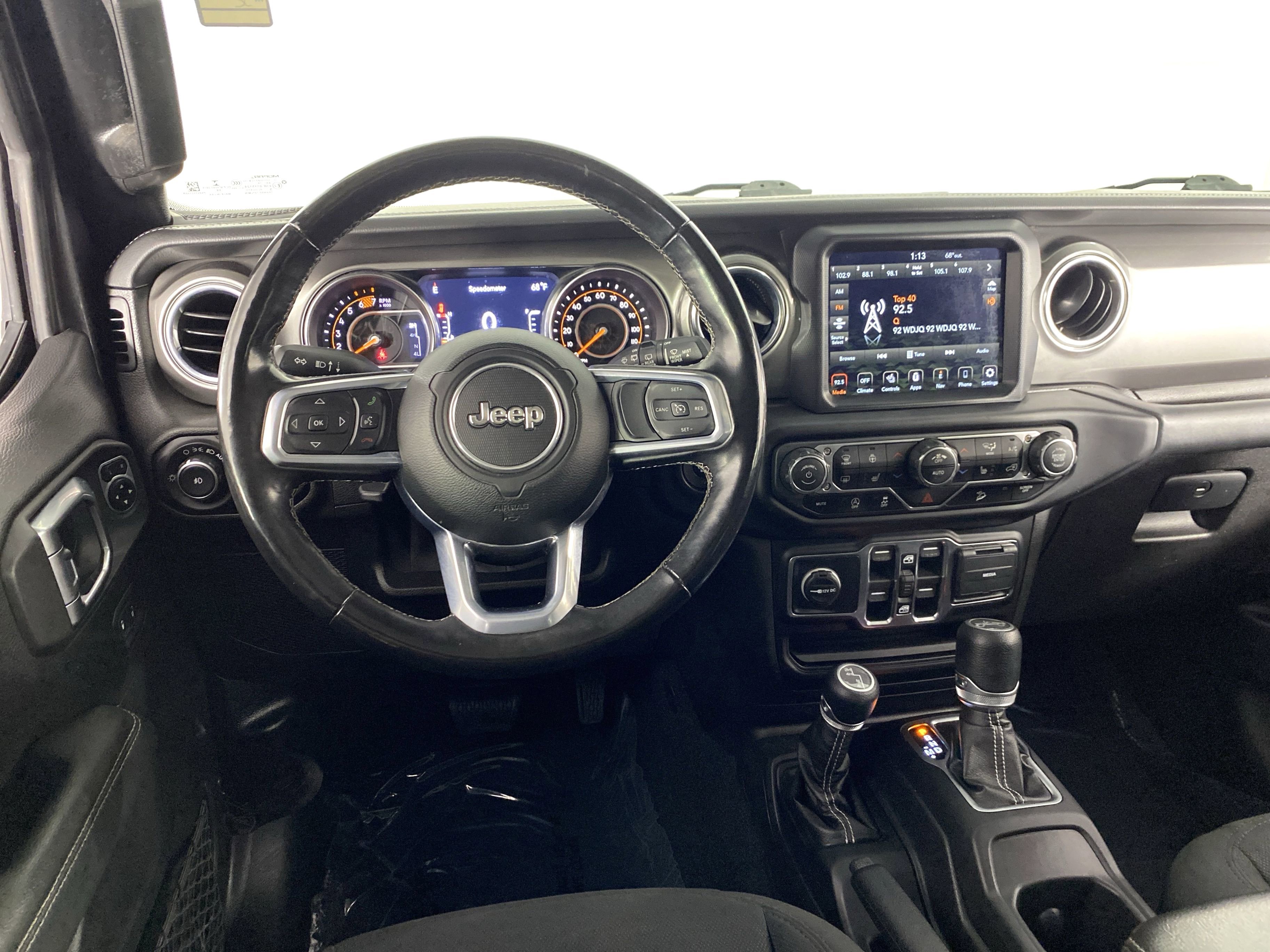 2019 Jeep Wrangler Unlimited Sahara photo 3