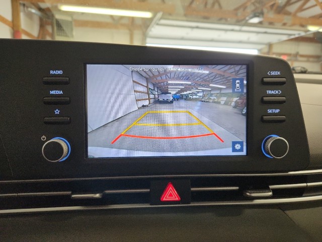 2022 Hyundai Elantra SE photo 21