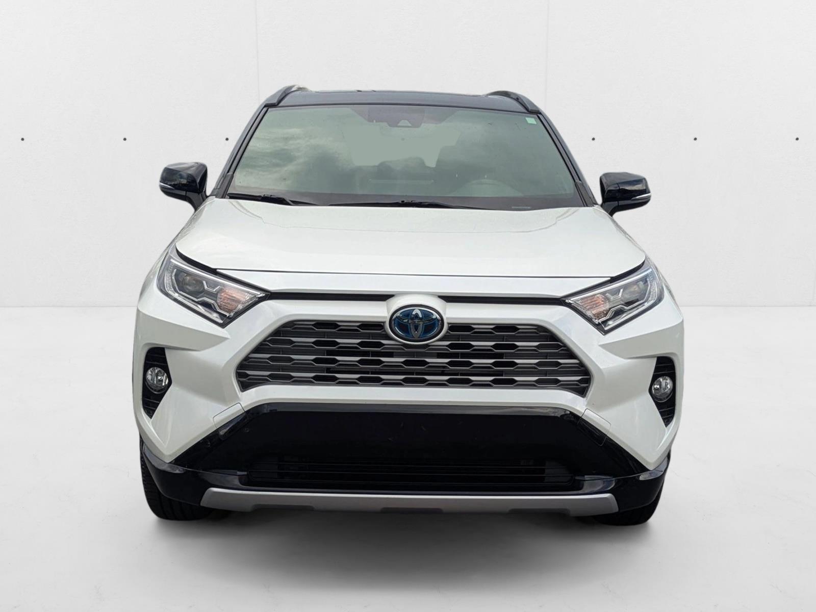 2020 Toyota RAV4 Hybrid XSE photo 2