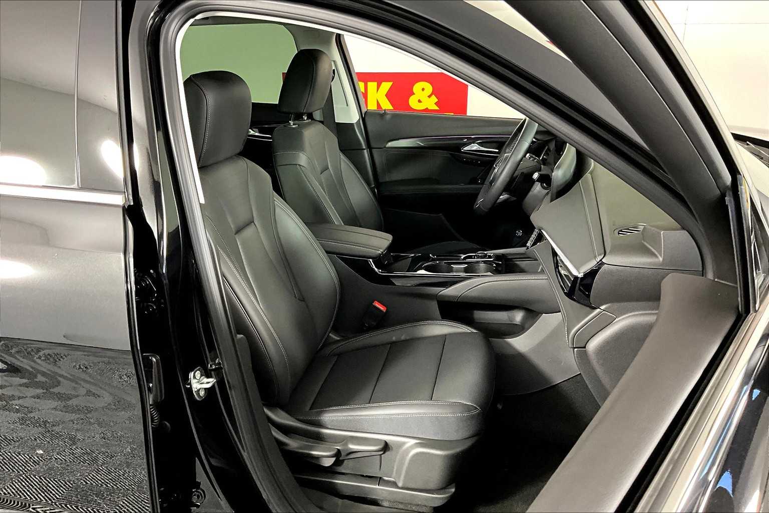 2025 Buick Envision Preferred photo 8