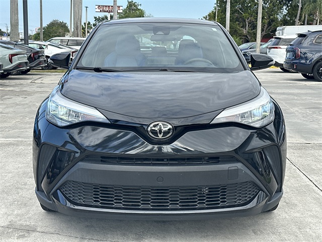2022 Toyota C-HR XLE photo 3