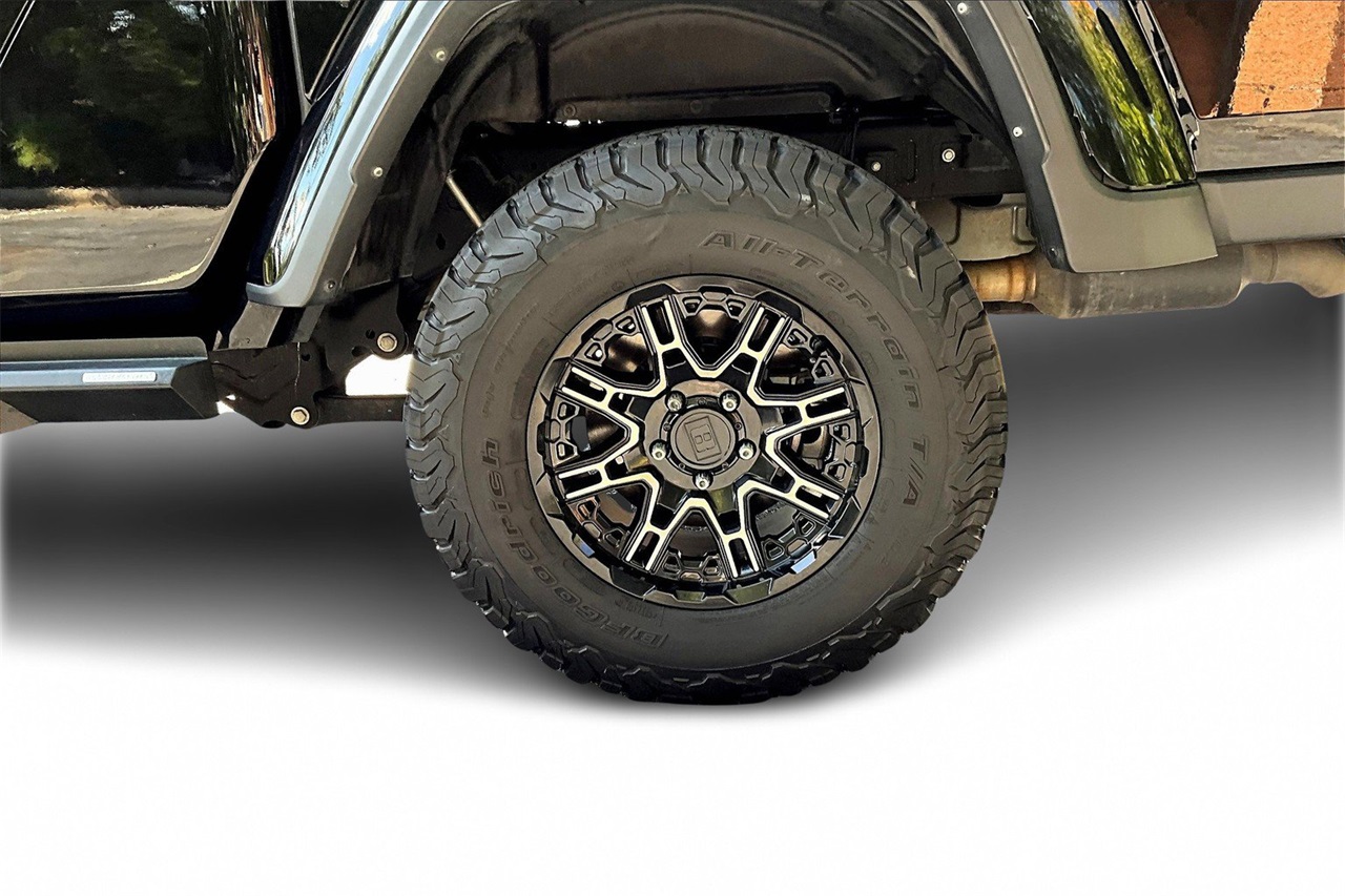 2021 Jeep Gladiator Sport photo 32