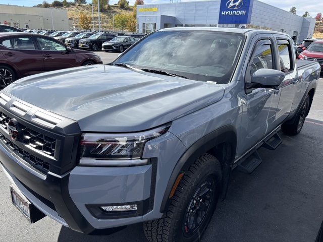 2025 Nissan Frontier PRO-4X photo 2