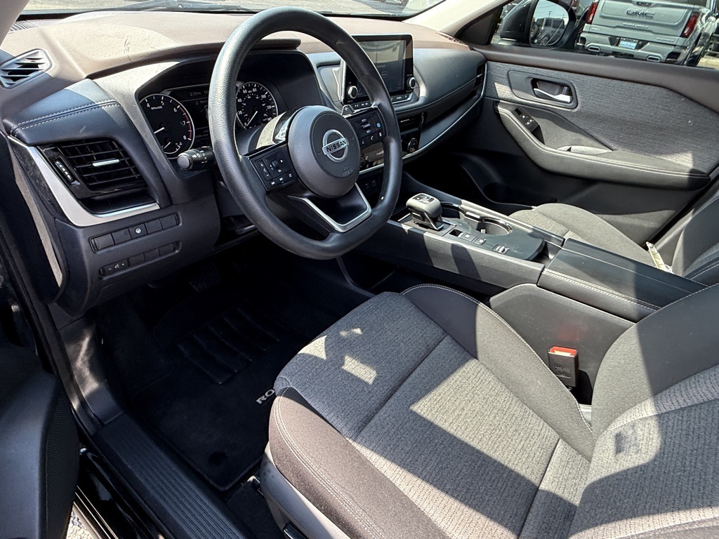 2021 Nissan Rogue SV photo 10