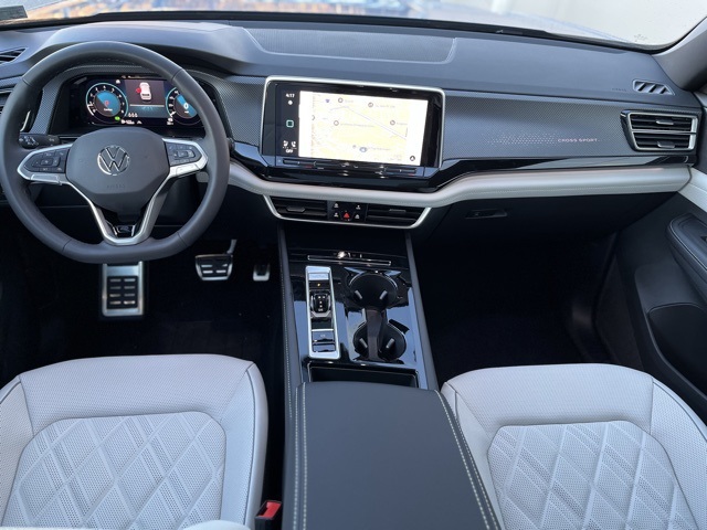 2025 Volkswagen Atlas Cross Sport SEL Premium R-Line photo 4