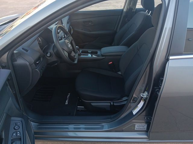 2025 Nissan Sentra S photo 18