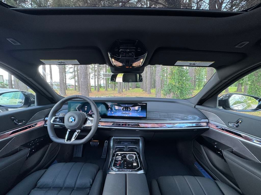 2025 Bmw 760i xDrive photo 2