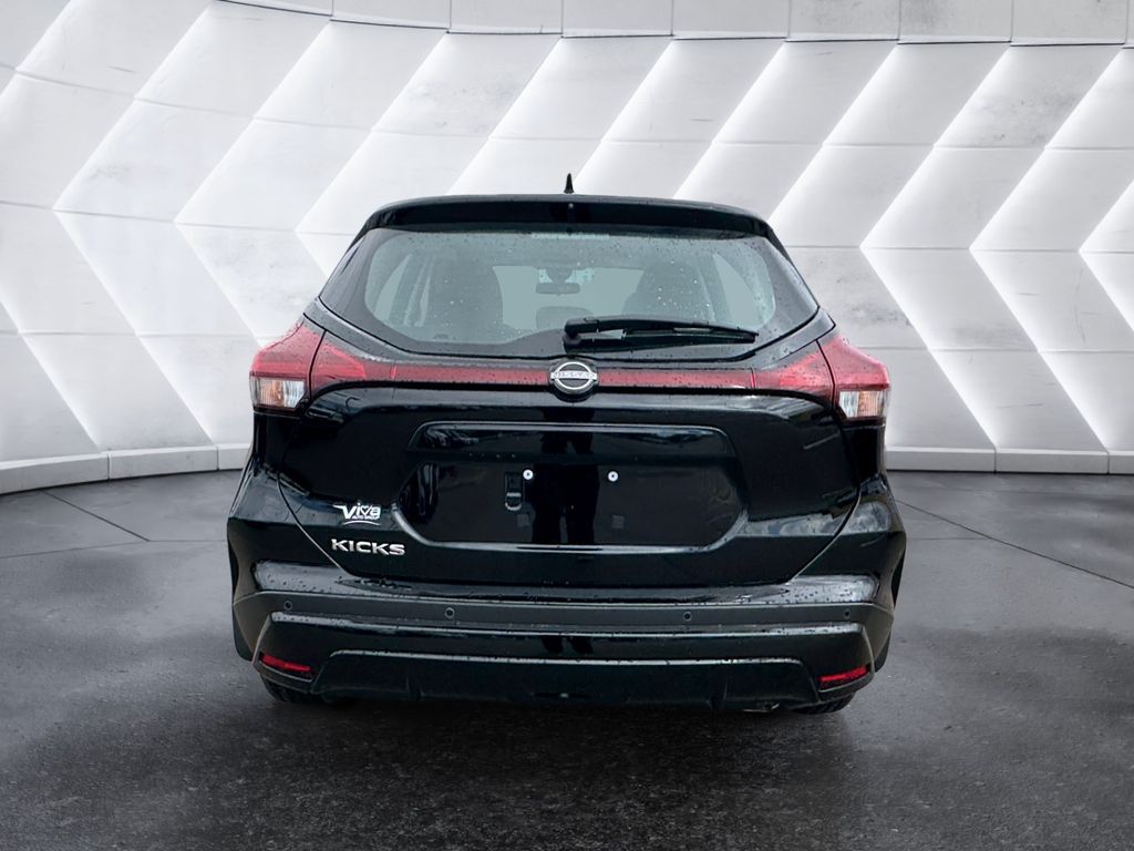 2025 Nissan Kicks Play S photo 5