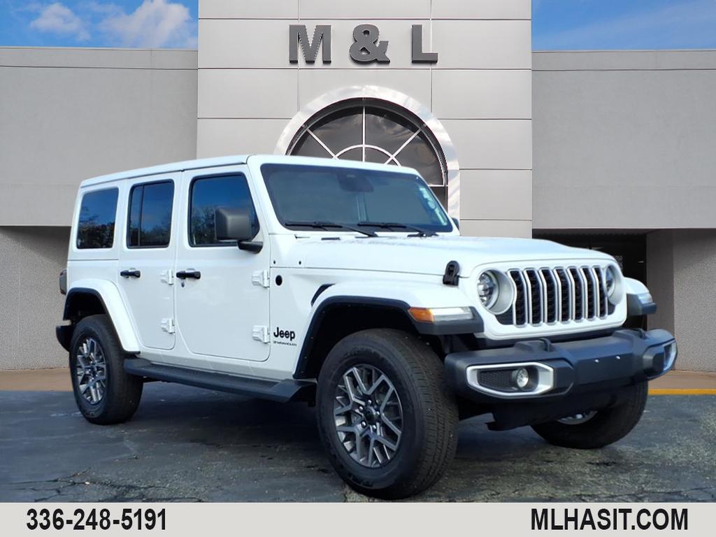 2025 Jeep Wrangler 4-Door Sahara's photo