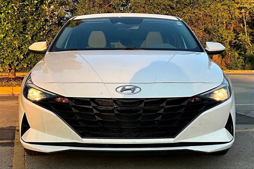 Used 2023 Hyundai Elantra SEL with VIN 5NPLM4AG5PH088433 for sale in Kansas City