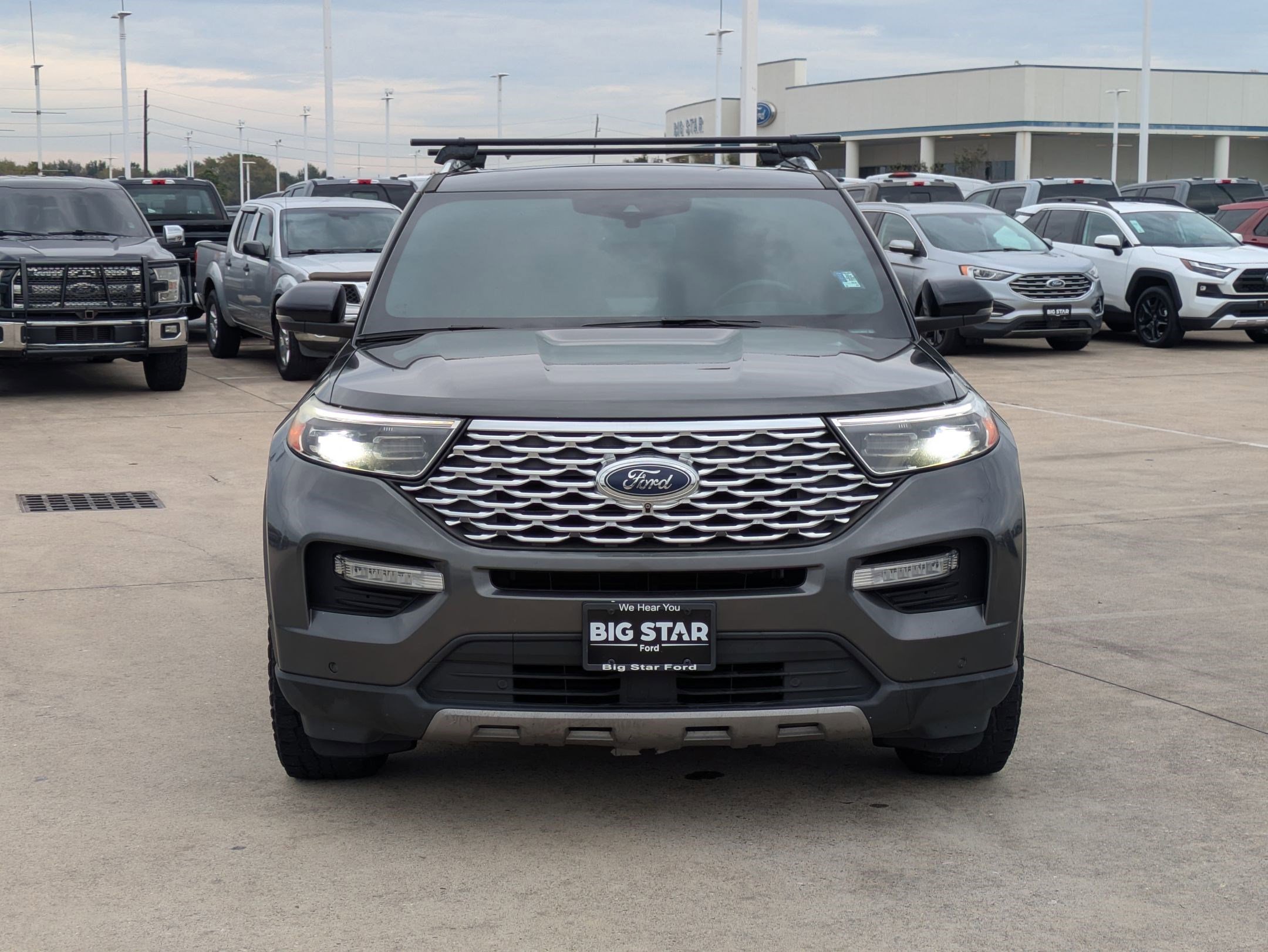 2020 Ford Explorer Platinum photo 4