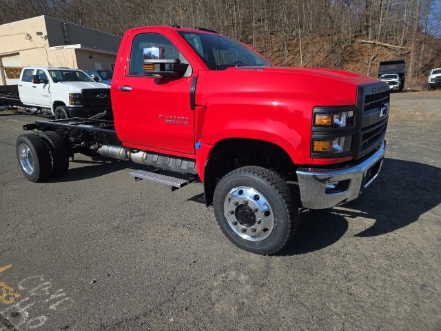 2024 Chevrolet Silverado 4500 Medium Duty Chassis Cab Work Truck's photo