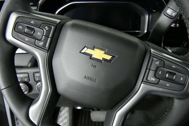 2025 Chevrolet Silverado 3500HD LT photo 2