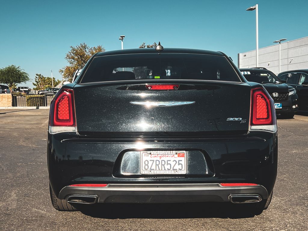 2015 Chrysler 300 S photo 7