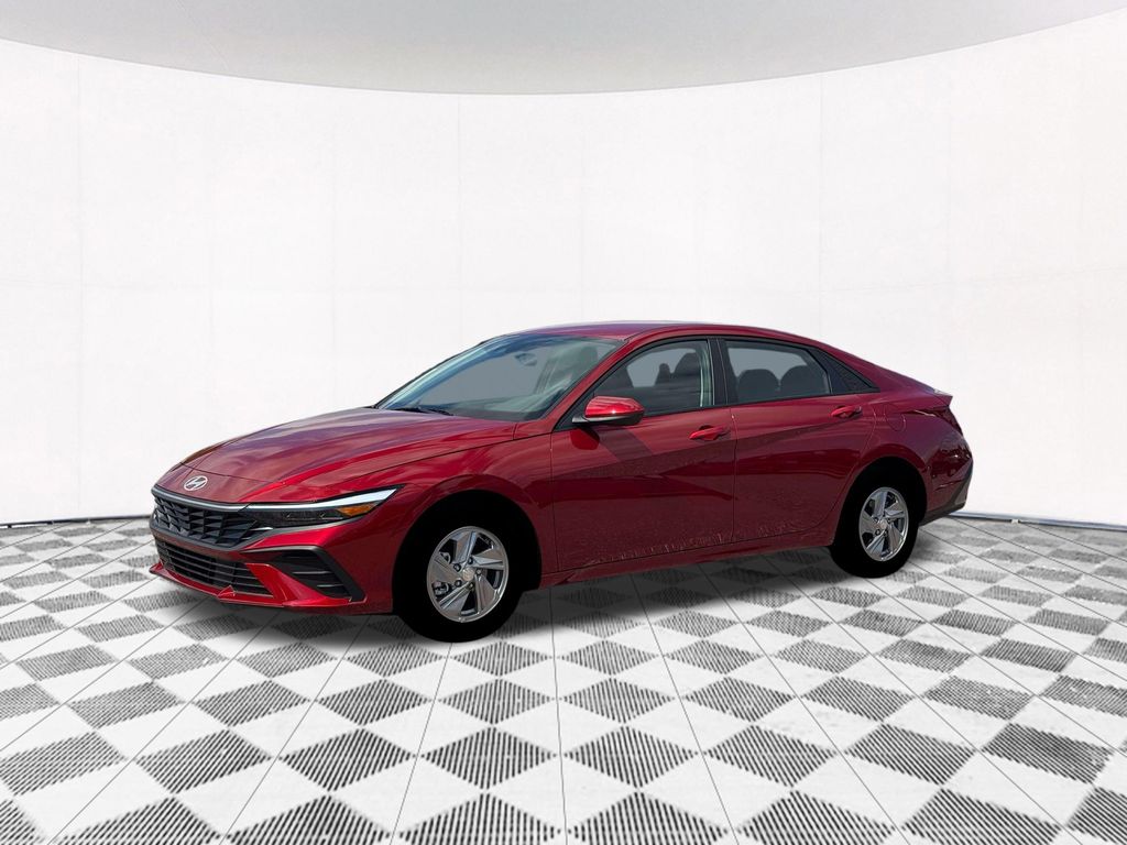 2026 Hyundai Elantra SE photo 2