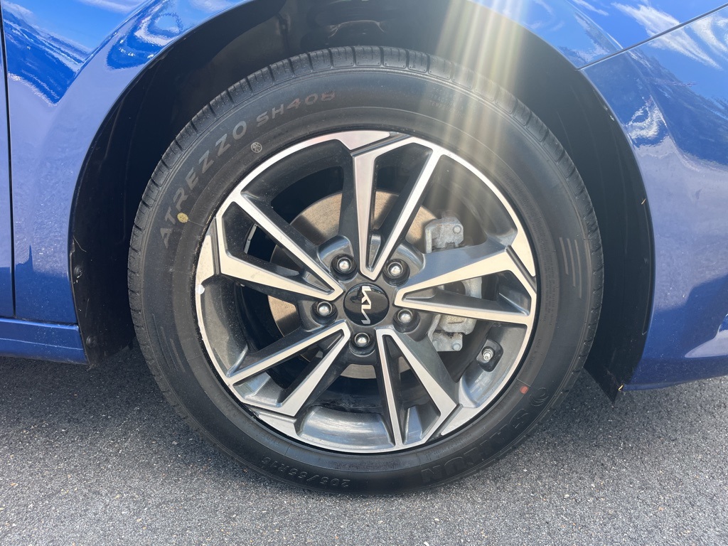 2023 Kia Forte LXS photo 4