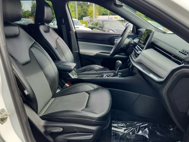 2024 Jeep Compass Latitude photo 24