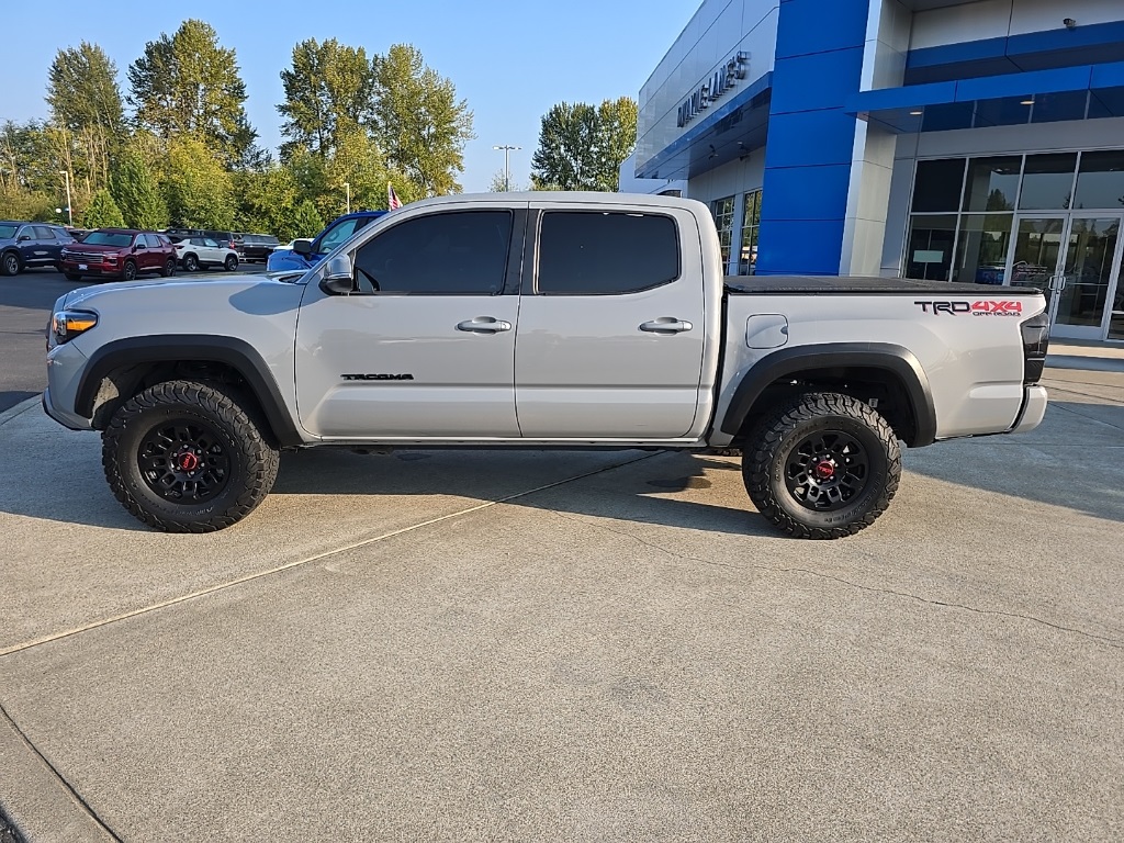 2021 Toyota Tacoma TRD Off-Road photo 2
