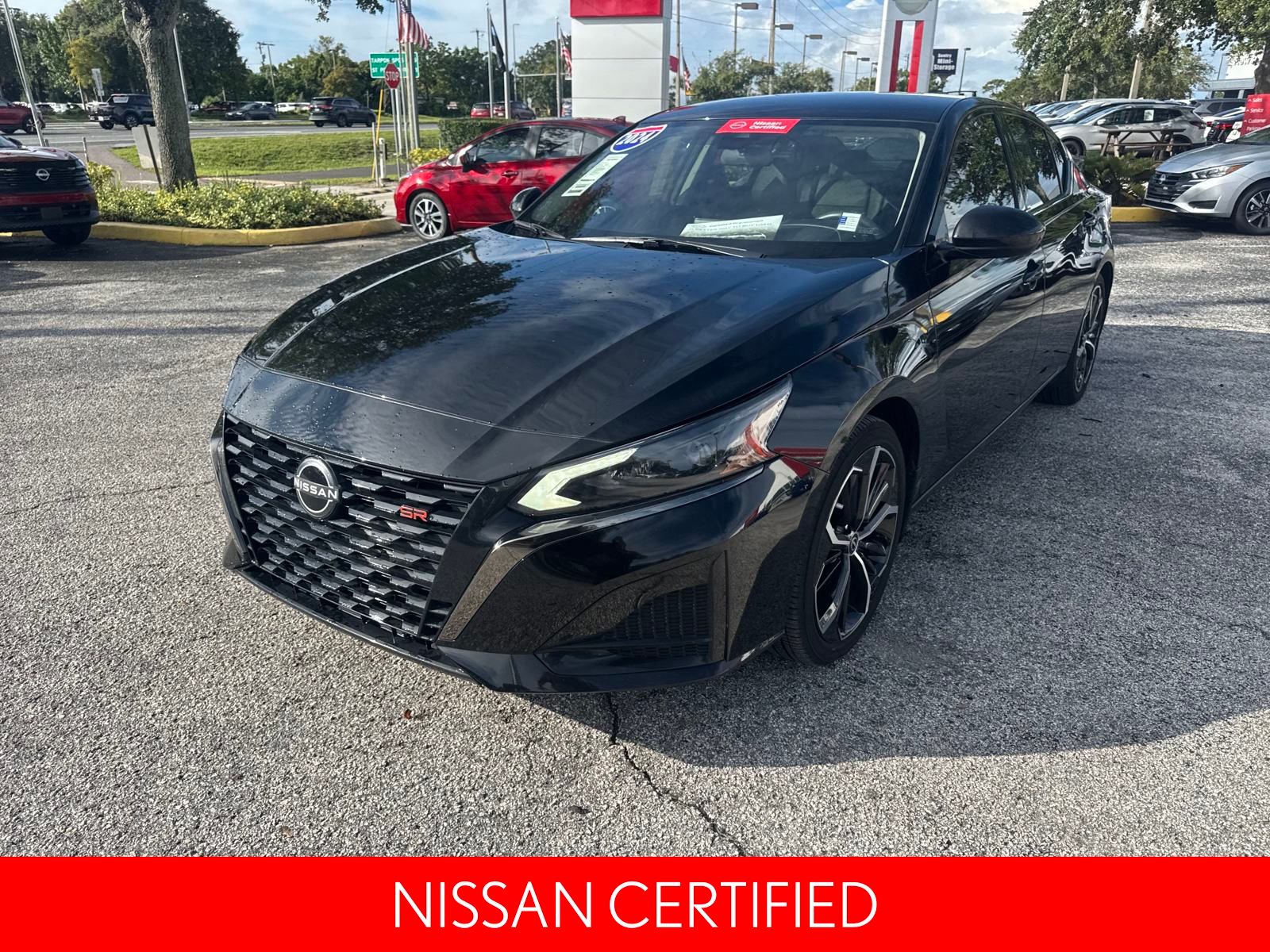 2024 Nissan Altima 2.5 SR photo 2