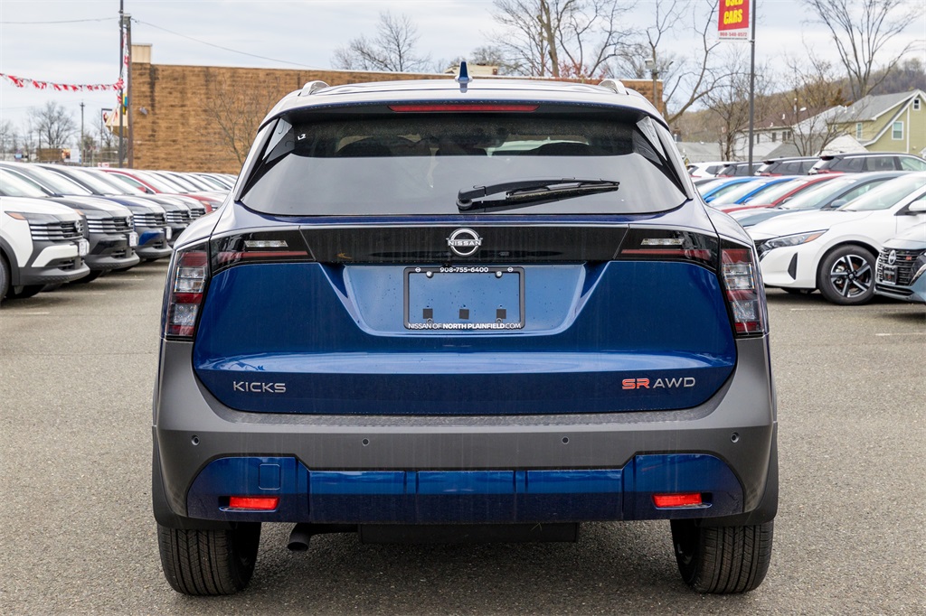 2025 Nissan Kicks SR photo 6