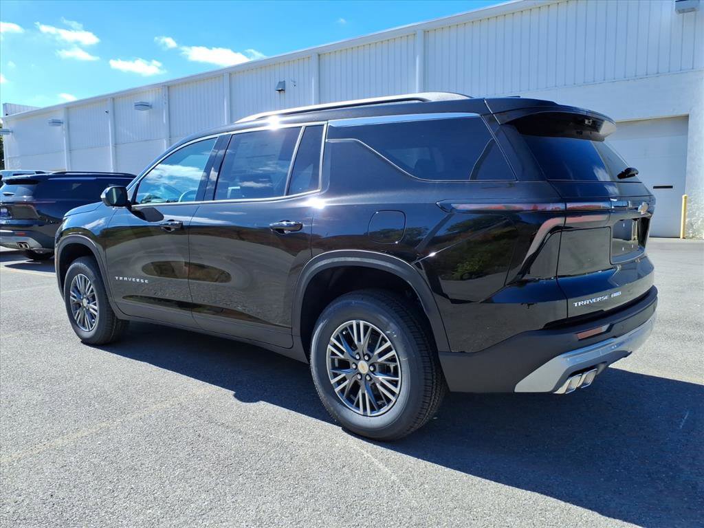 2026 Chevrolet Traverse photo 3