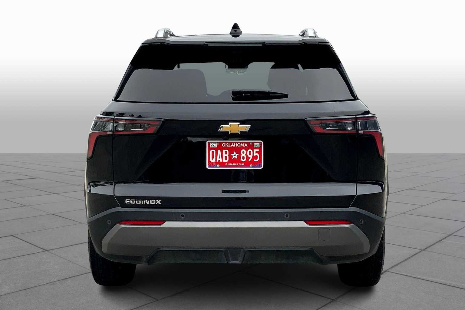 2025 Chevrolet Equinox LT photo 4