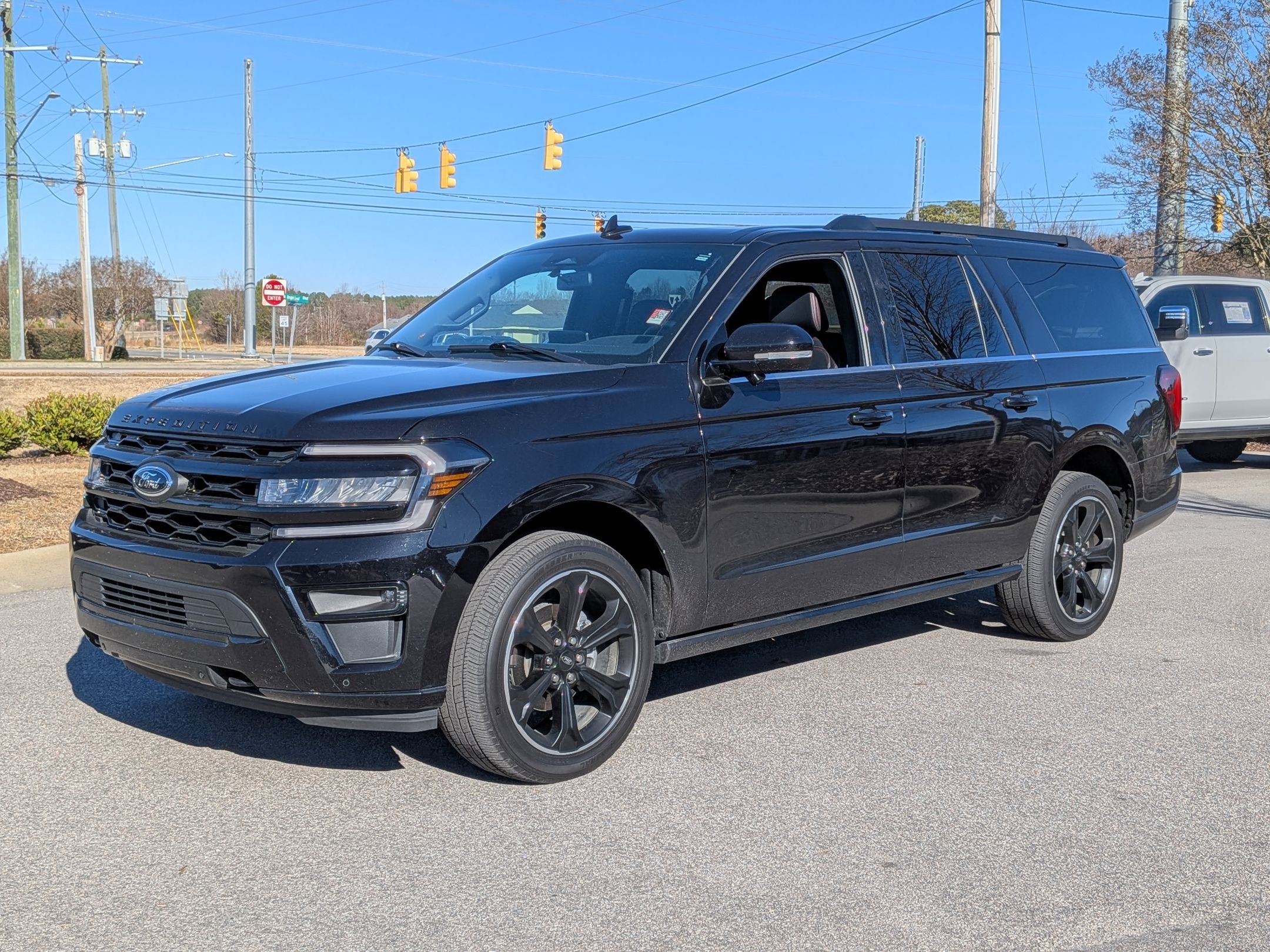 2024 Ford Expedition Limited's photo