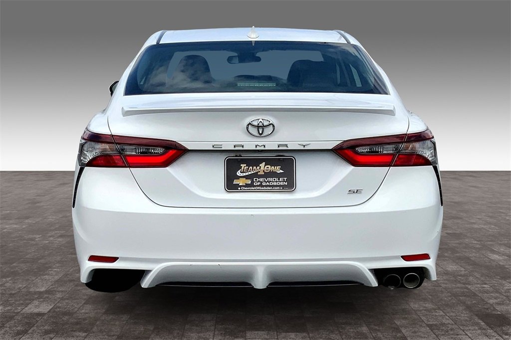 2021 Toyota Camry SE photo 4