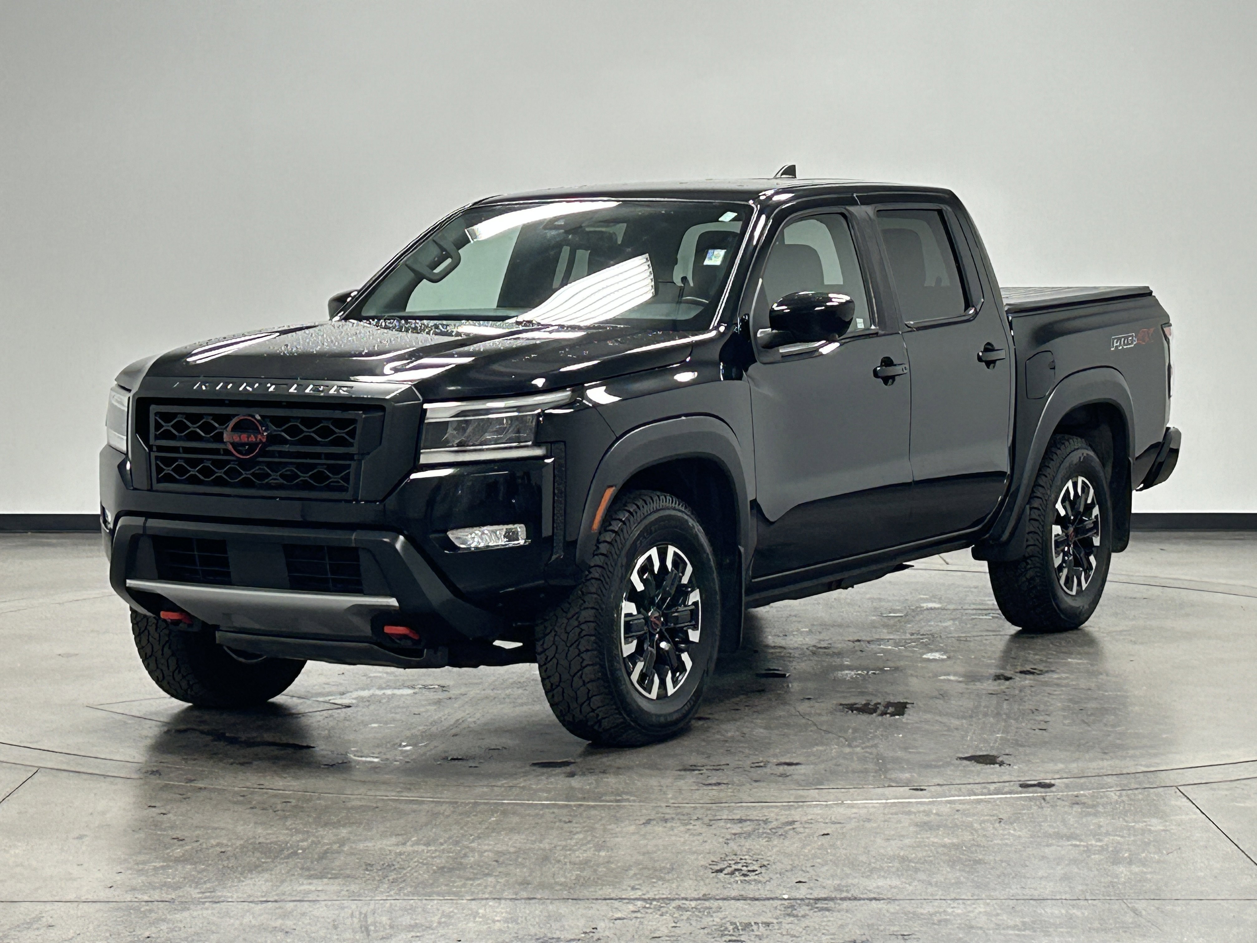 2022 Nissan Frontier PRO-4X photo 2