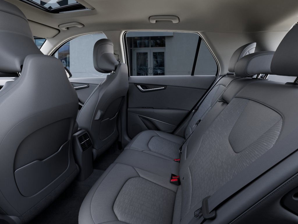 2025 Kia Niro SX Touring photo 15