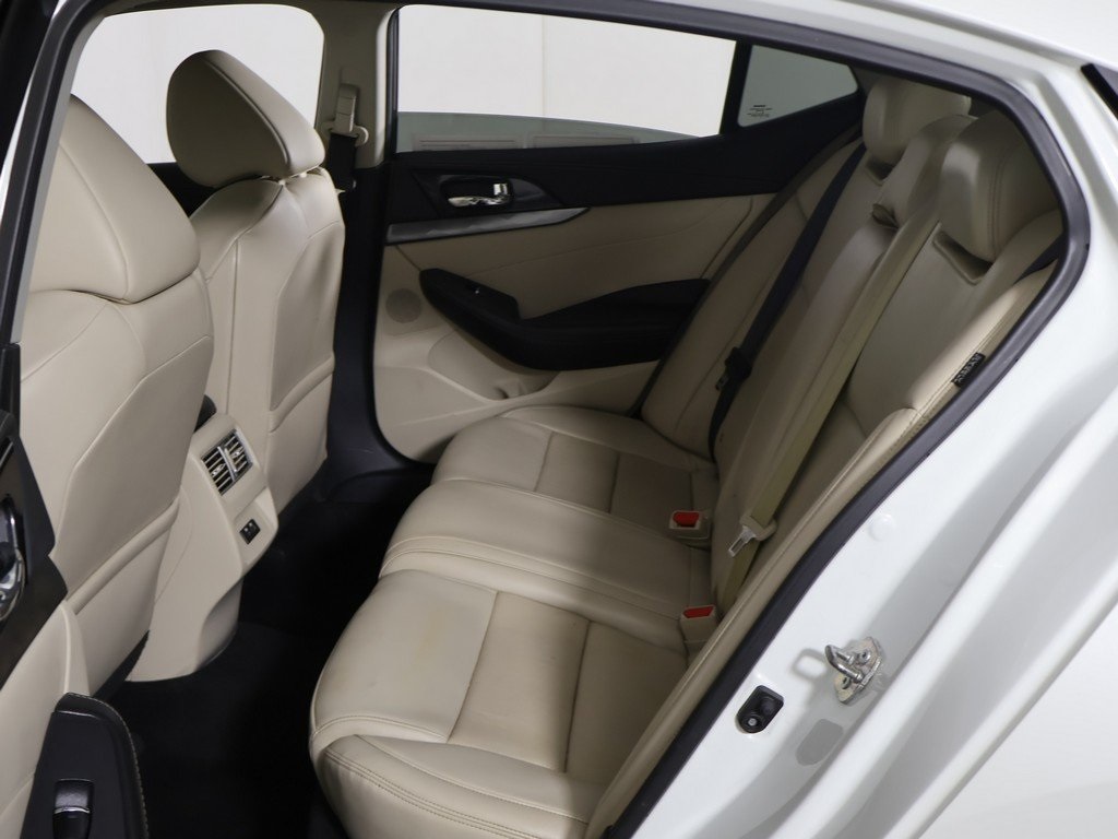 2019 Nissan Maxima SL photo 32