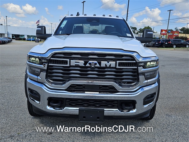 2025 Ram 4500 Tradesman photo 2