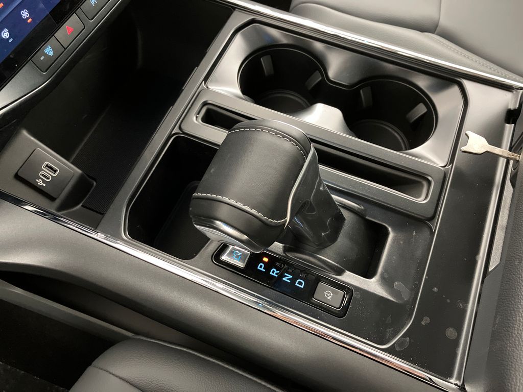 2025 Ford F-150 Lightning photo 21