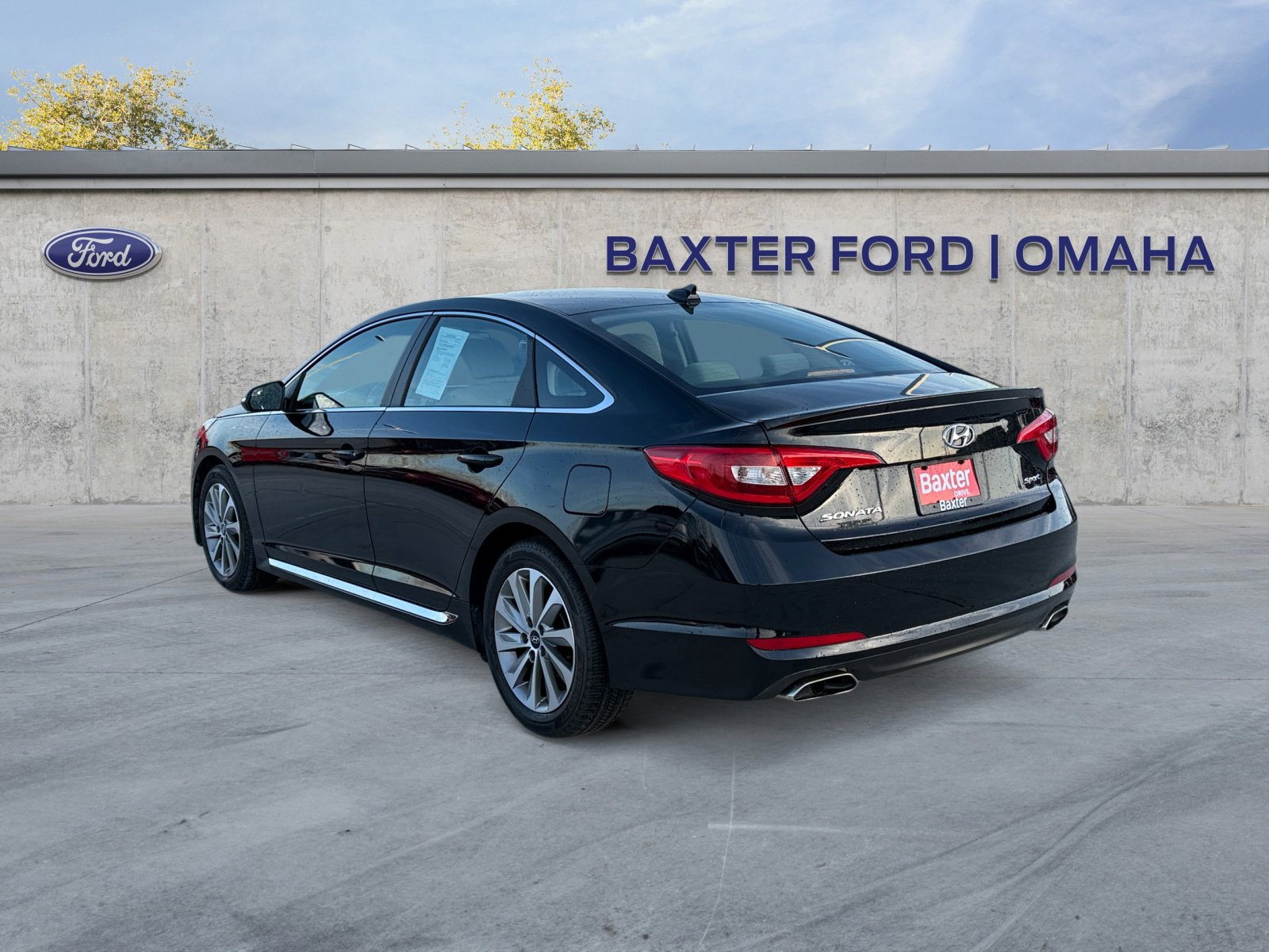 2016 Hyundai Sonata Base photo 2