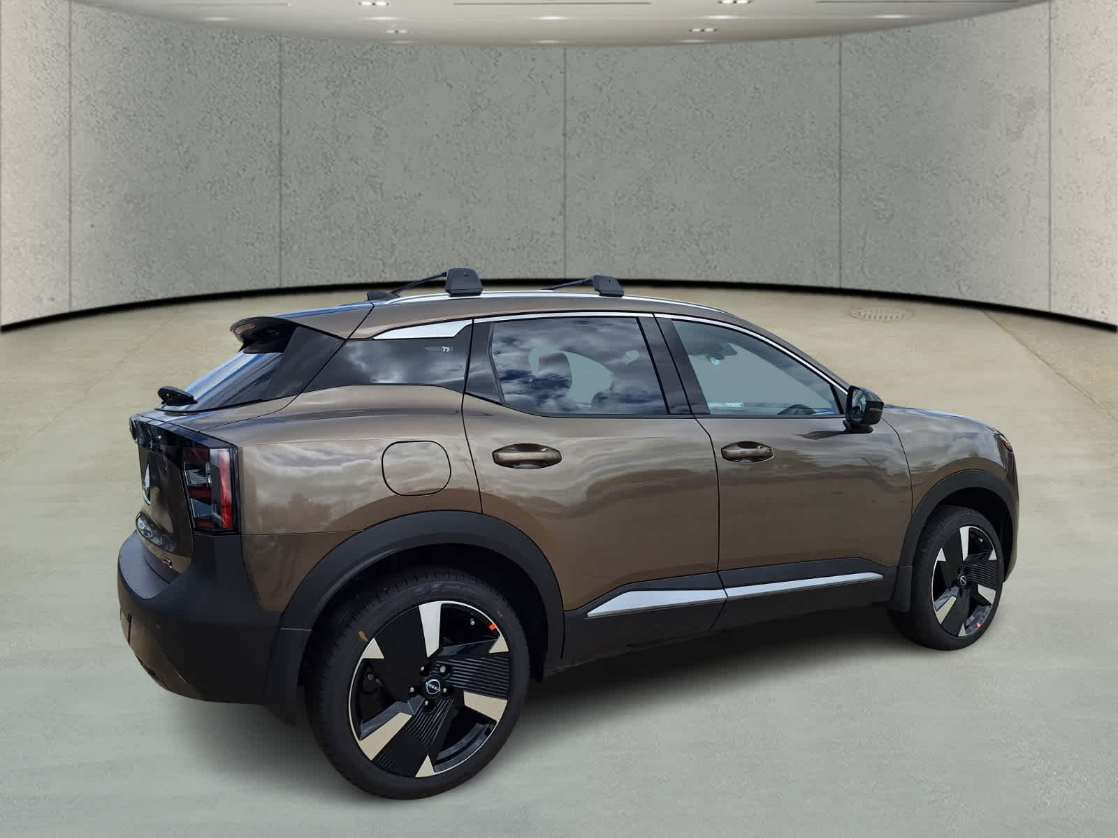 2026 Nissan Kicks SR photo 4