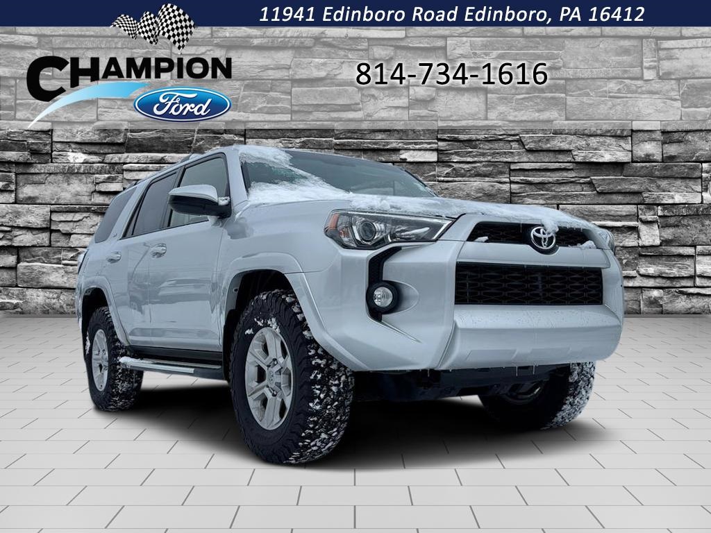 2019 Toyota 4Runner SR5's photo