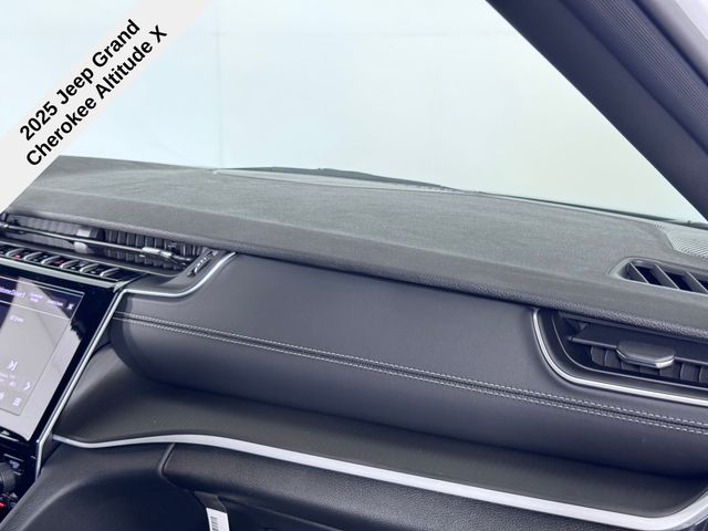 2025 Jeep Grand Cherokee Altitude X photo 24