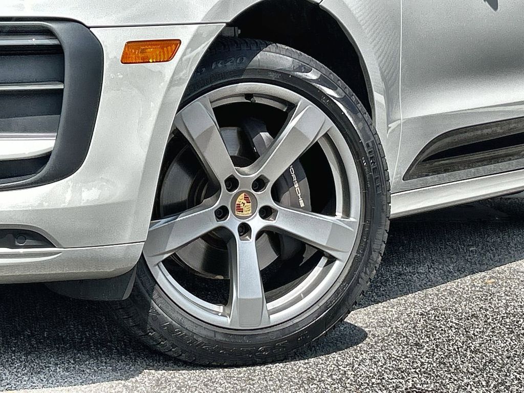 2024 Porsche Macan Base photo 14