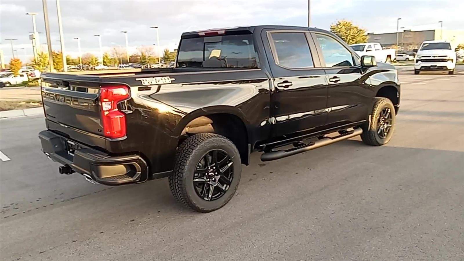 2026 Chevrolet Silverado 1500 LT Trail Boss High Country photo 2