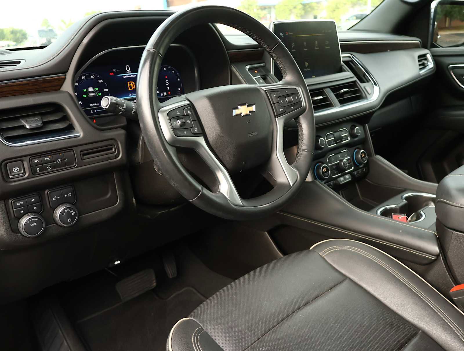 2023 Chevrolet Tahoe Premier photo 2
