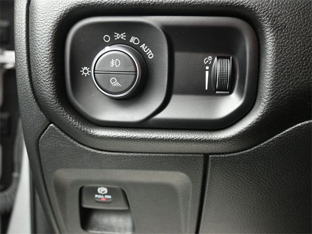 2024 RAM 1500 - Image 9